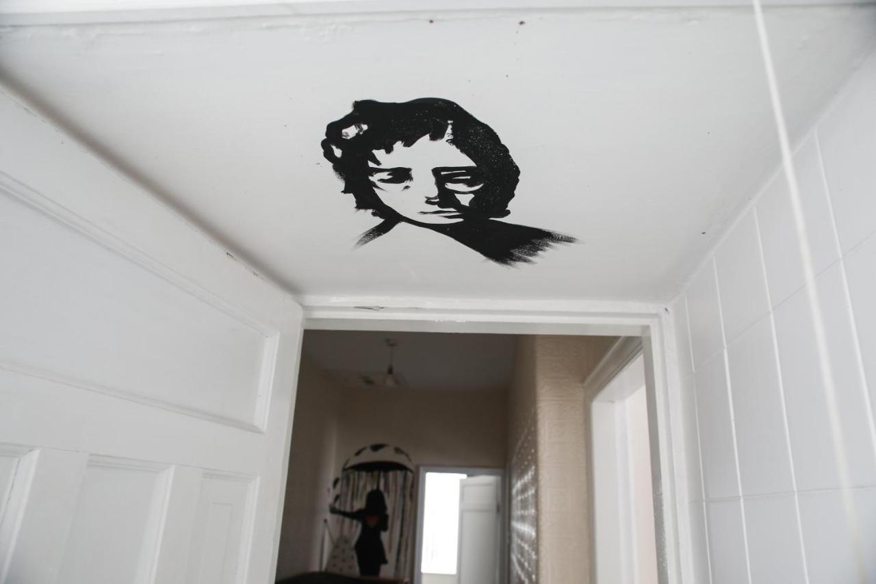 Banksy House By Serviced Living Liverpool Exterior foto